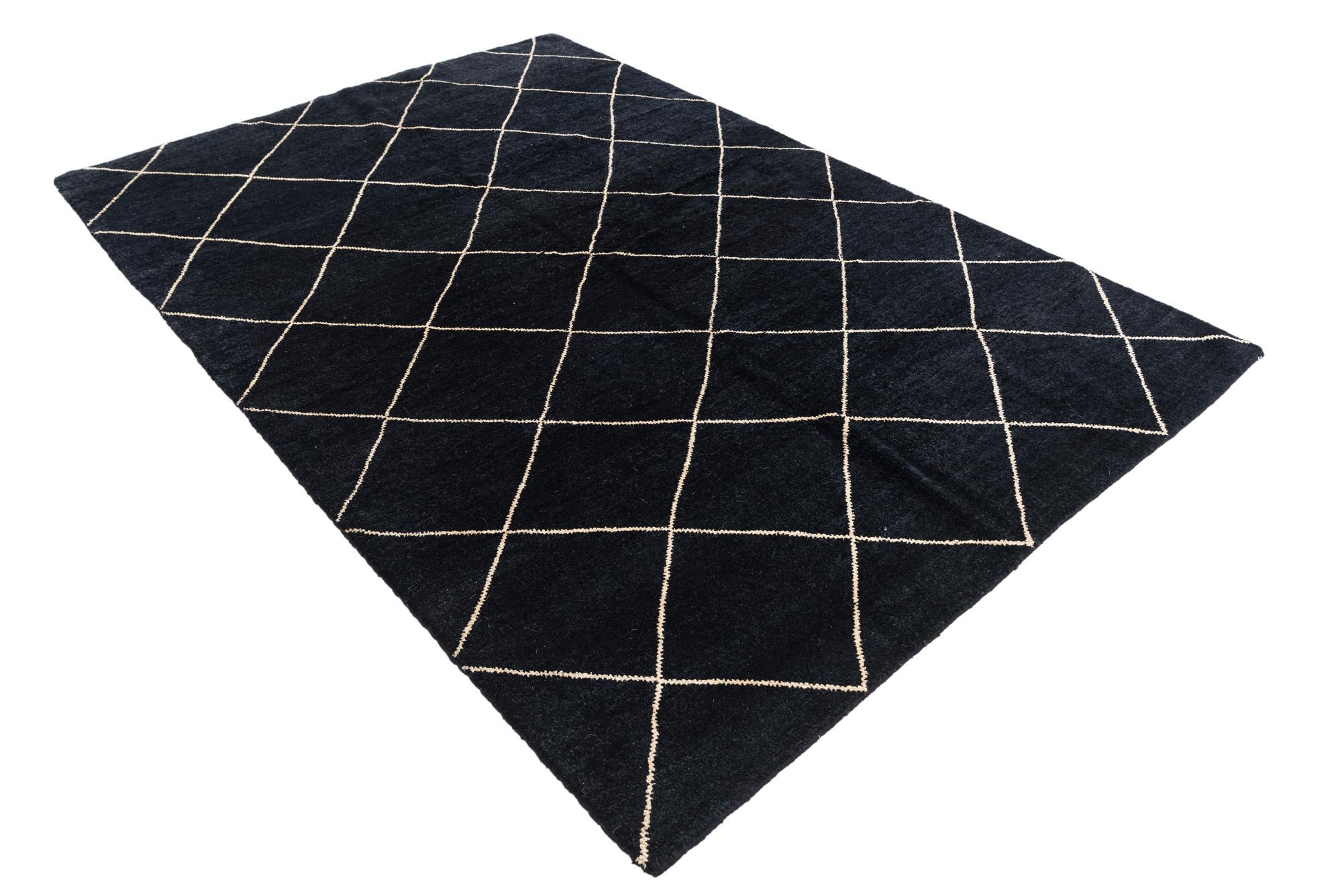 5' 7 x 8' 4 Hand Knotted Moroccan Wool Rug