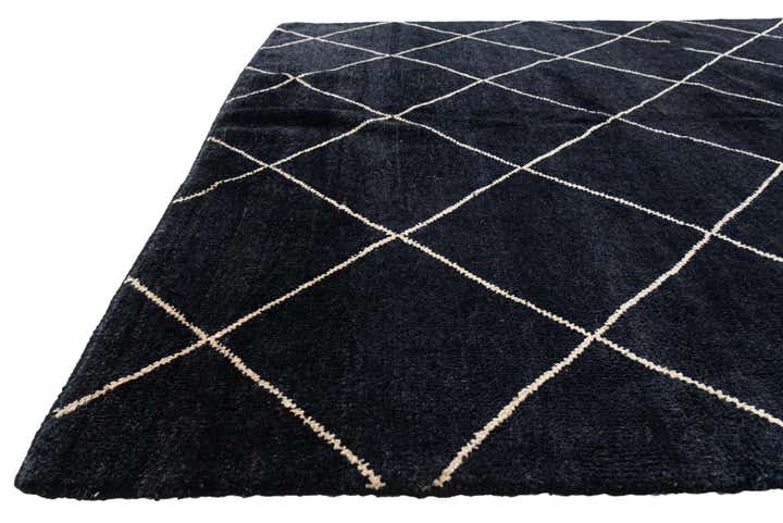 5' 7 x 8' 4 Hand Knotted Moroccan Wool Rug