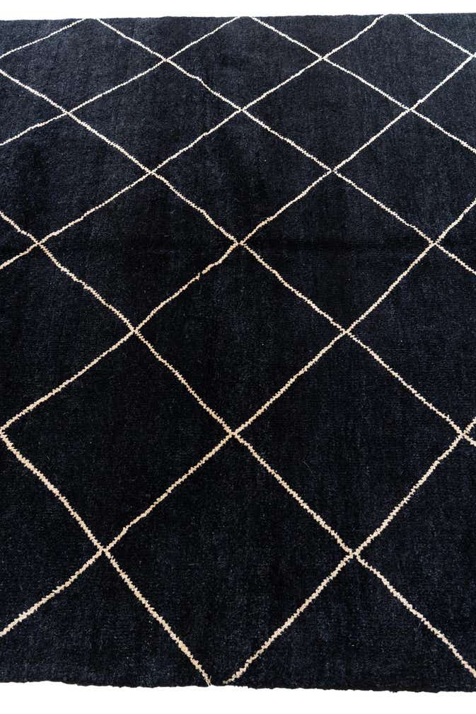 5' 7 x 8' 4 Hand Knotted Moroccan Wool Rug