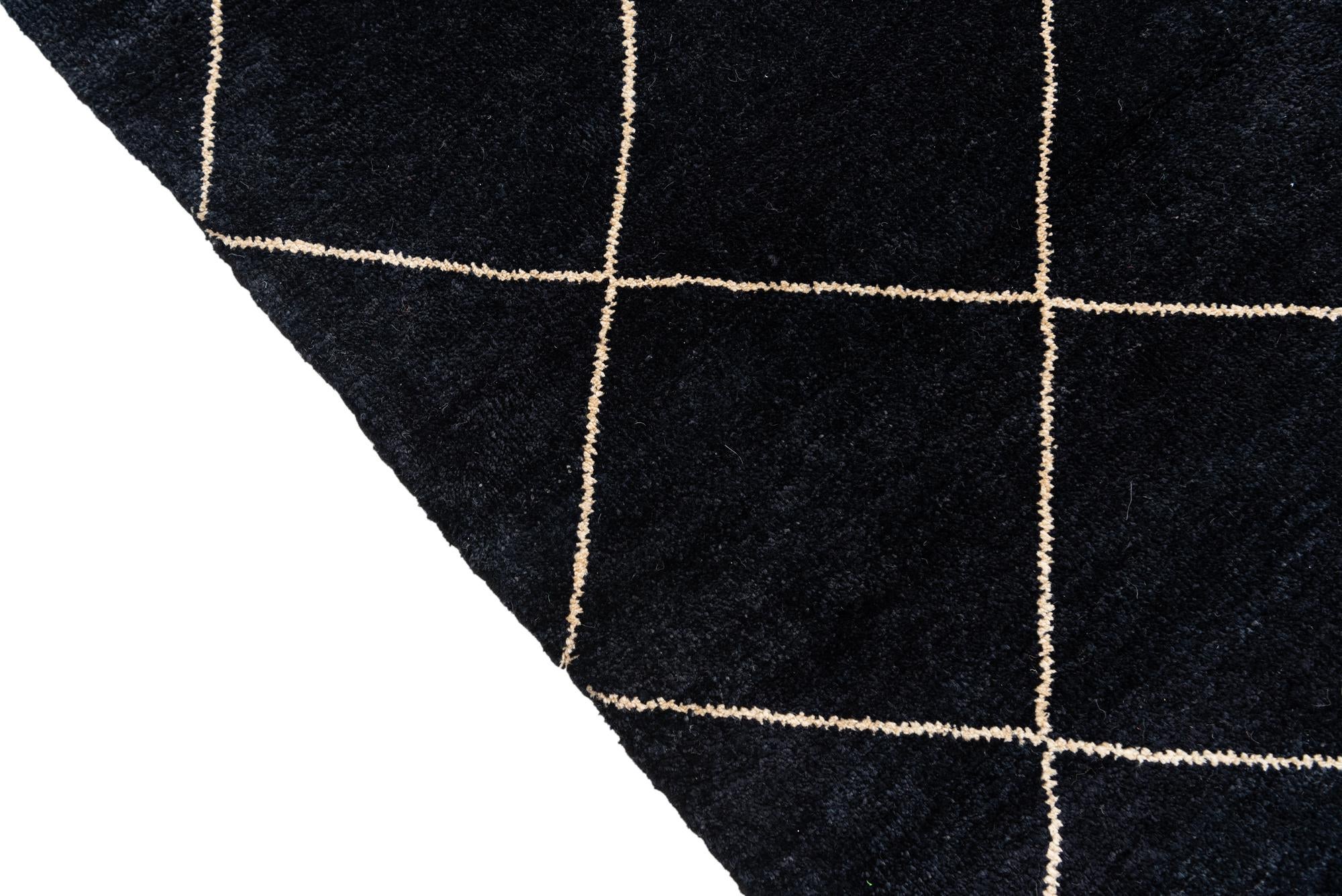 5' 7 x 8' 4 Hand Knotted Moroccan Wool Rug