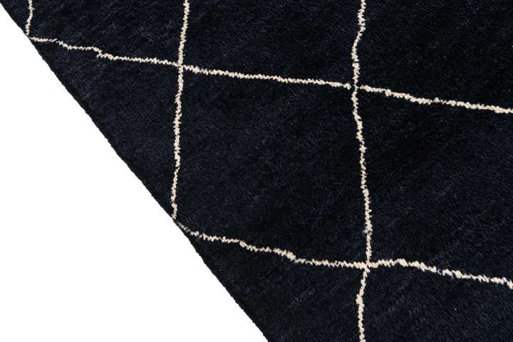 5' 6 x 8' 3 Hand Knotted Moroccan Wool Rug