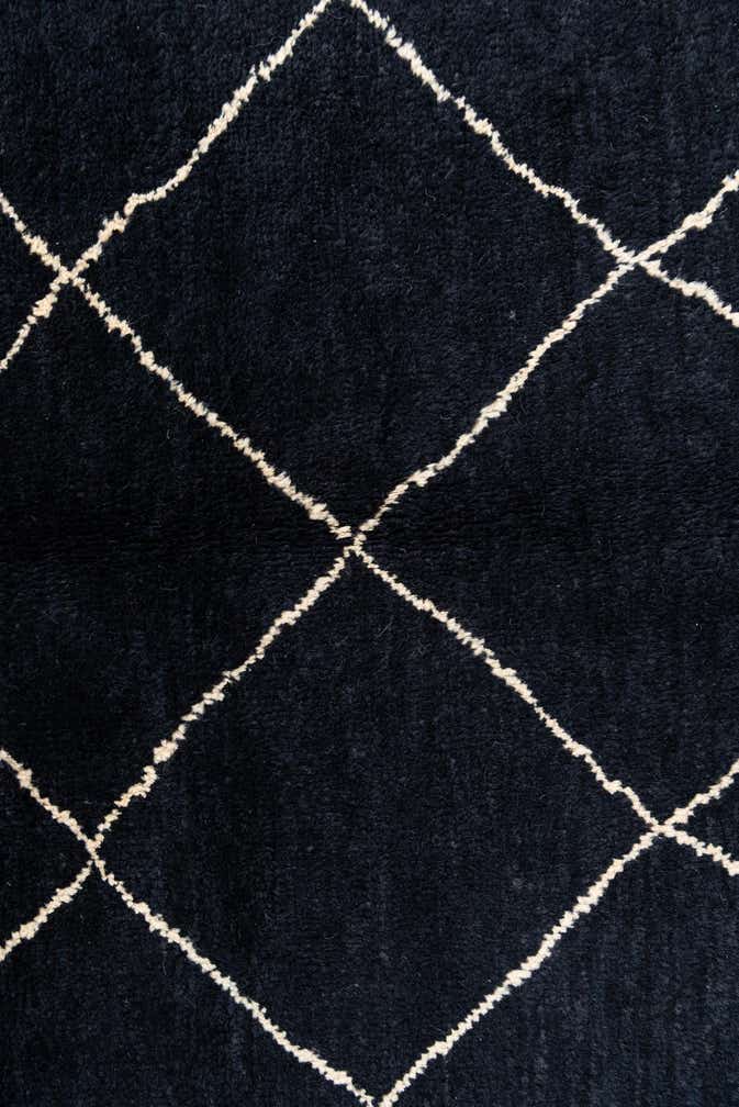 5' 6 x 8' 3 Hand Knotted Moroccan Wool Rug