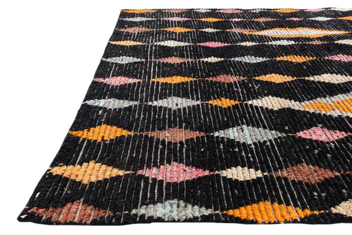 4' 9 x 6' 8 Hand Knotted Moroccan Wool Rug