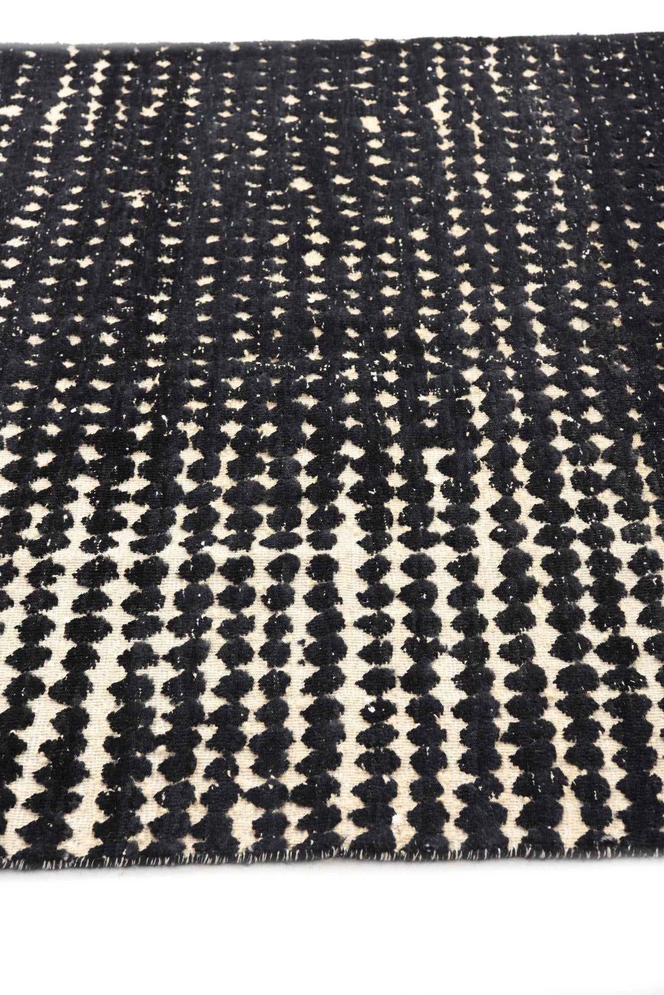 5' 6 x 8' 1 Hand Knotted Moroccan Wool Rug