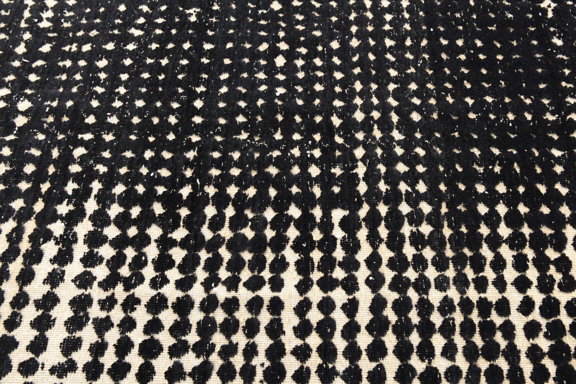 5' 6 x 8' 1 Hand Knotted Moroccan Wool Rug