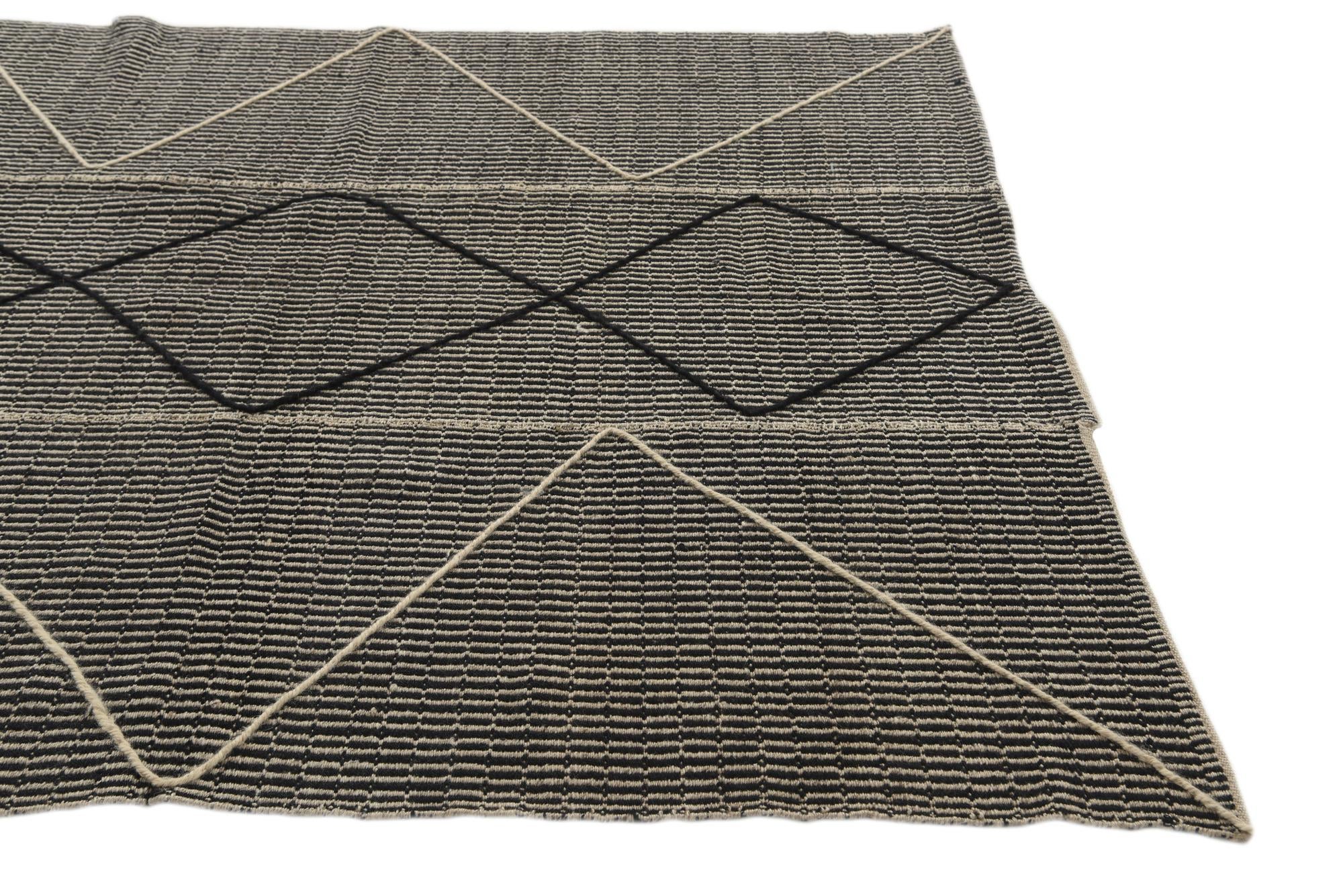5' 9 x 8' 9 Hand Knotted Moroccan Wool Rug