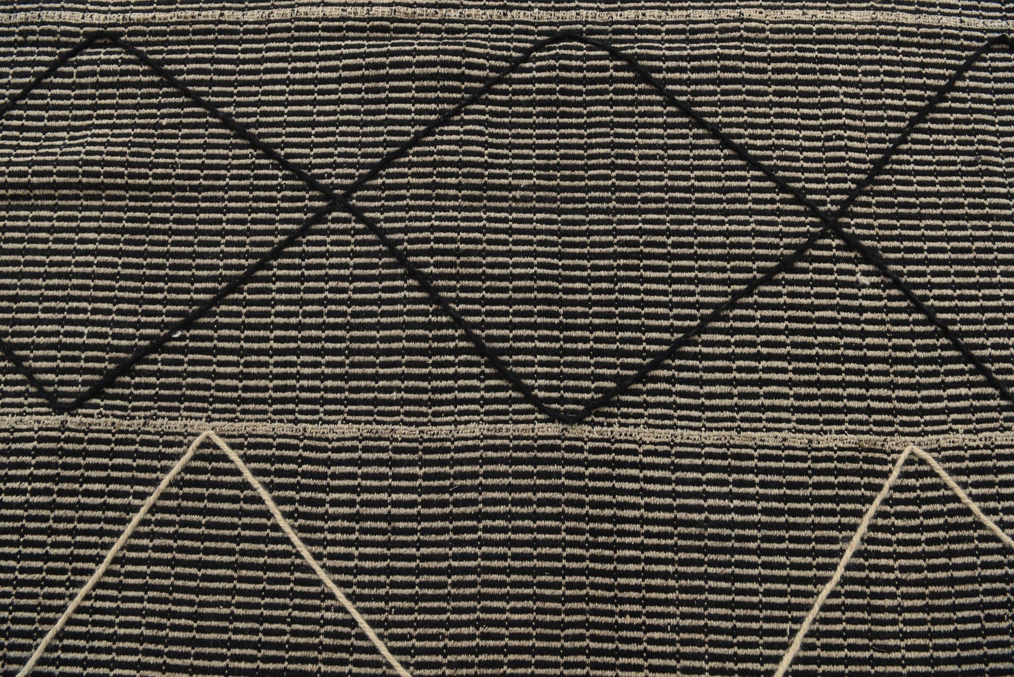 5' 9 x 8' 9 Hand Knotted Moroccan Wool Rug