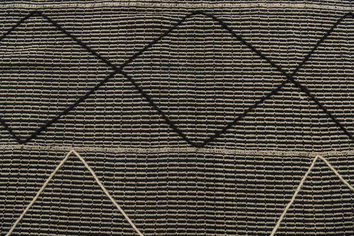 5' 9 x 8' 9 Hand Knotted Moroccan Wool Rug