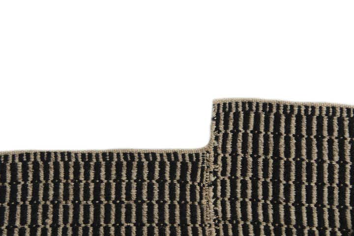 5' 9 x 8' 9 Hand Knotted Moroccan Wool Rug