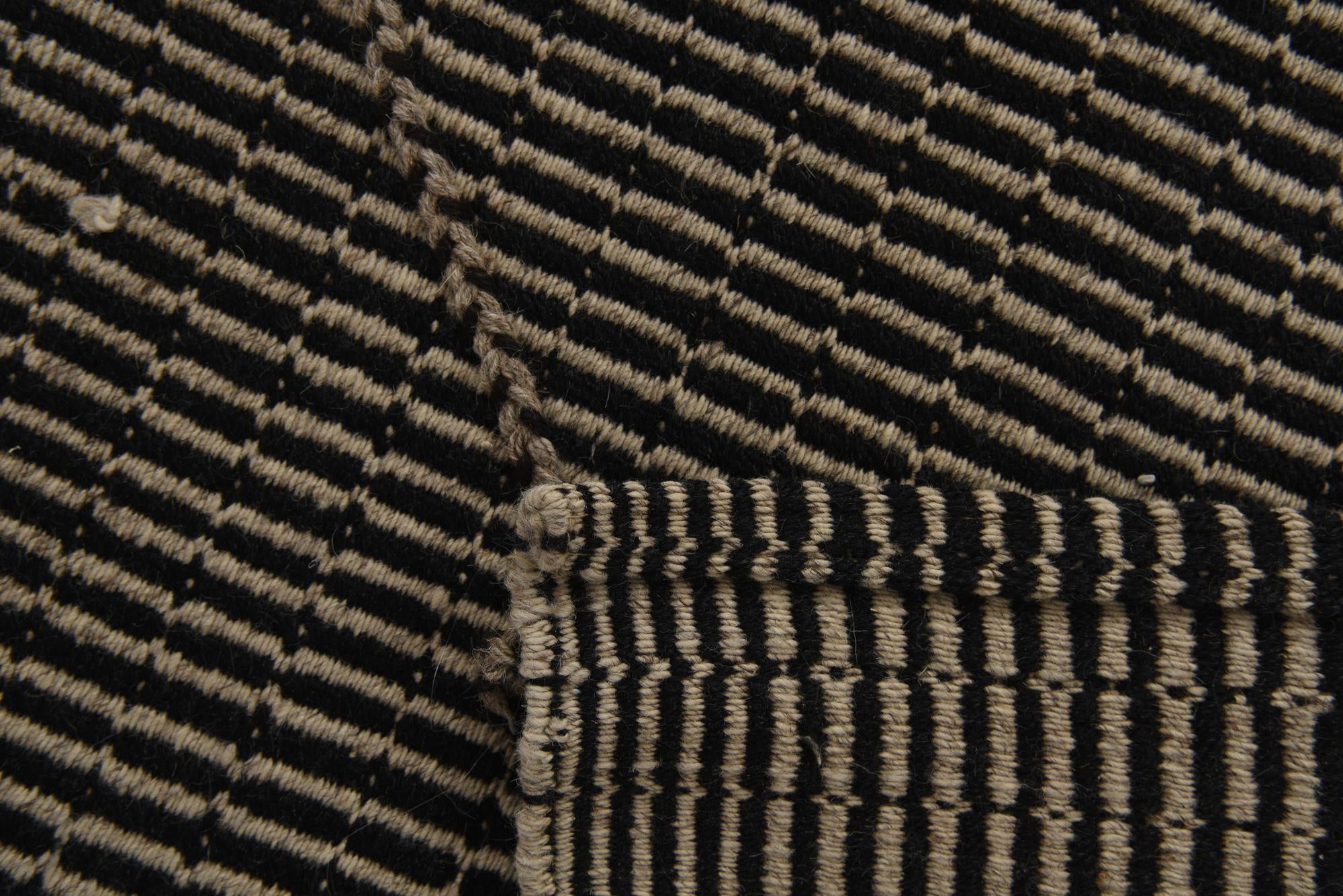 9' 9 x 14' 2 Hand Knotted Moroccan Wool Rug