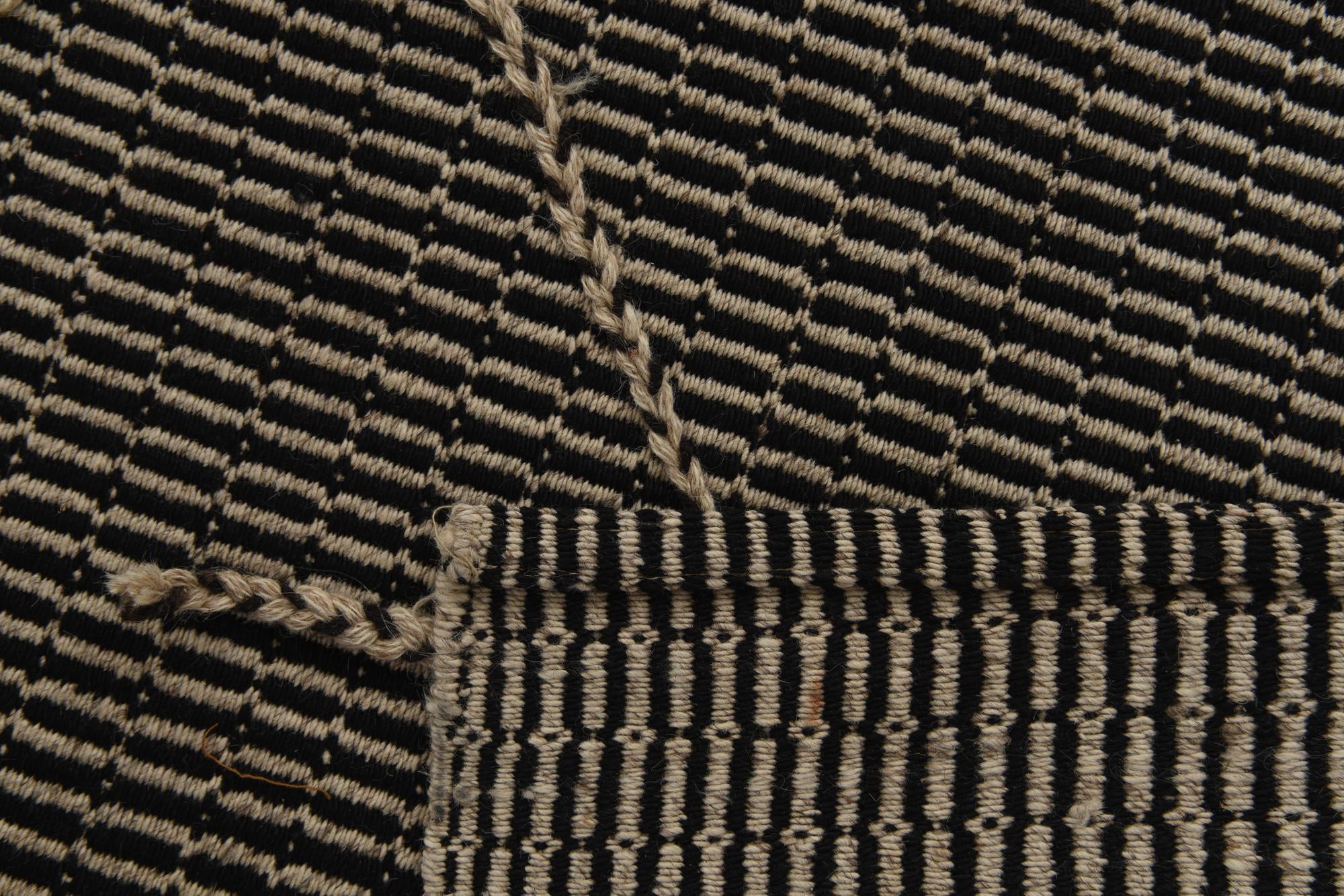 9' 8 x 14' 3 Hand Knotted Moroccan Wool Rug