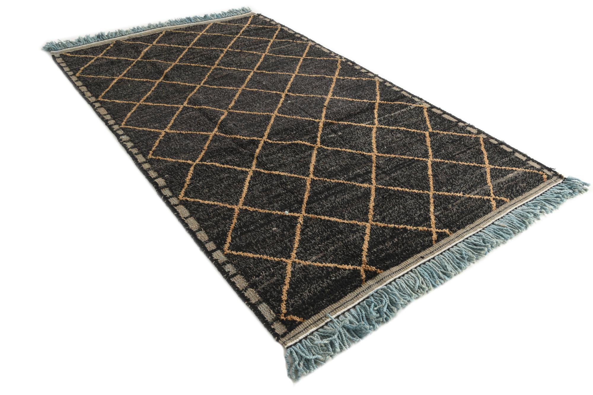 5' 2 x 8' 6 Hand Knotted Moroccan Wool Rug