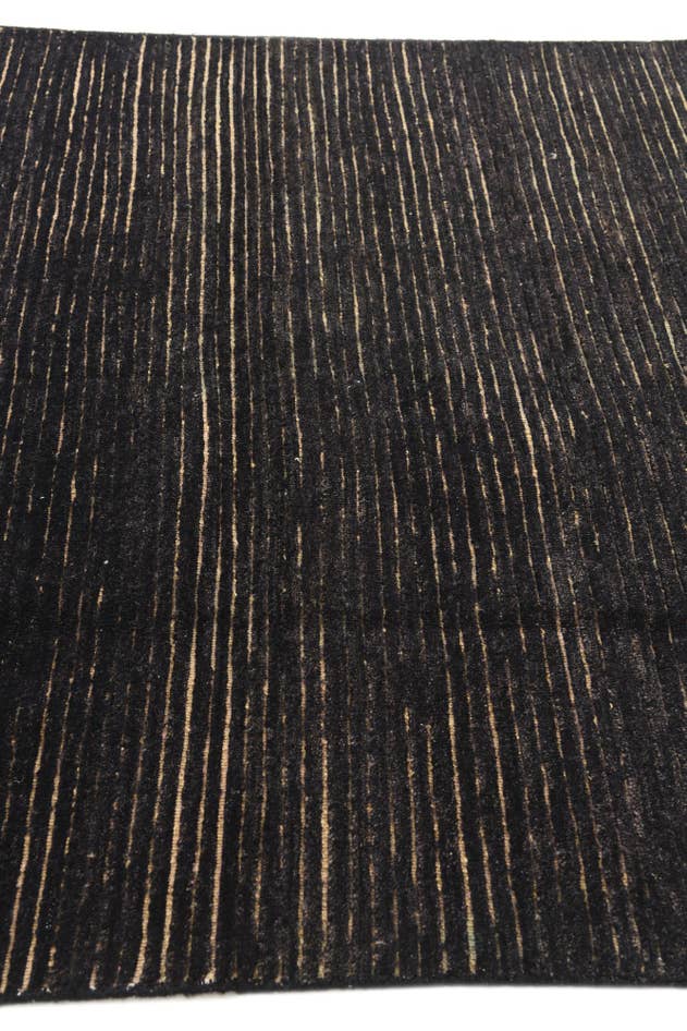 Detail image of 5' x 6' 6 Hand Knotted Moroccan Wool Rug