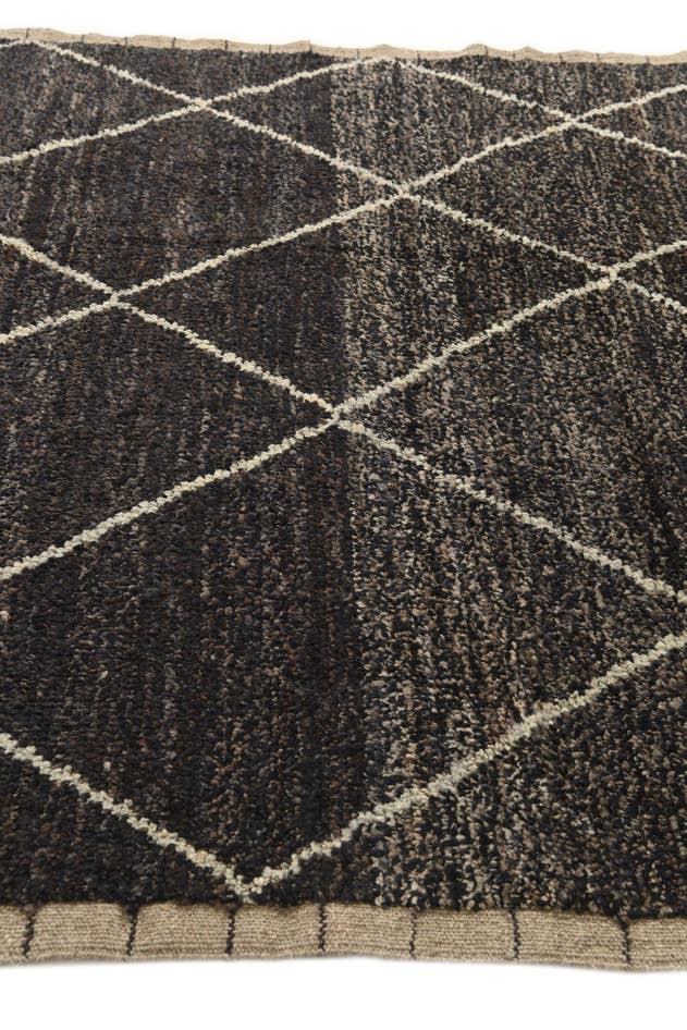 Detail image of 6' x 9' 2 Hand Knotted Moroccan Wool Rug