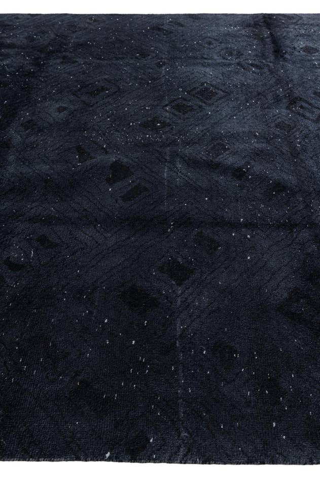 Detail image of 8' x 10' 5 Hand Knotted Moroccan Wool Rug