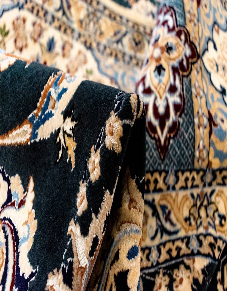 Detail image of 6' 7 x 10' 2 Nain Rug