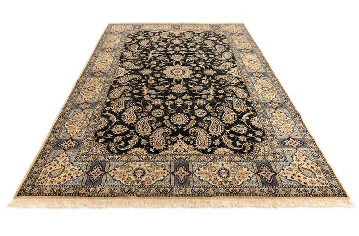 6' 7 x 10' 2 Nain Rug