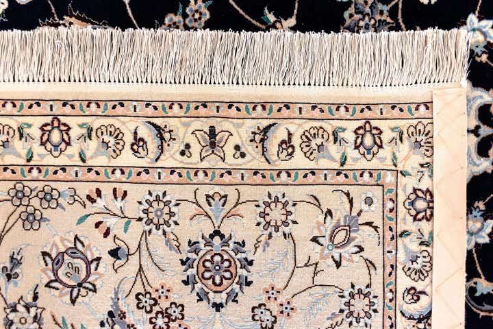 6' 11 x 10' 9 Nain Rug