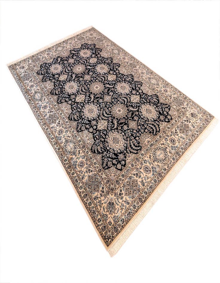 Detail image of 6' 11 x 10' 4 Nain Rug