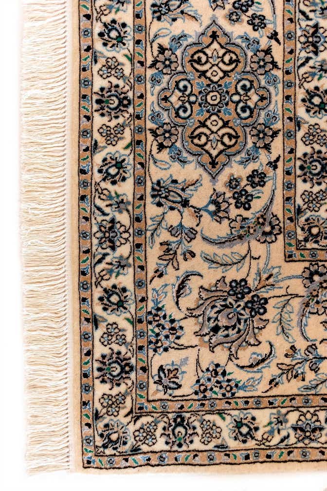 6' 11 x 10' 4 Nain Rug