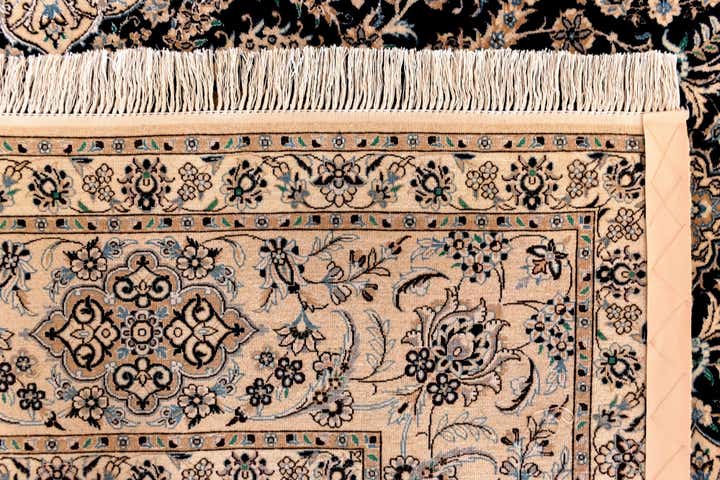 6' 11 x 10' 4 Nain Rug