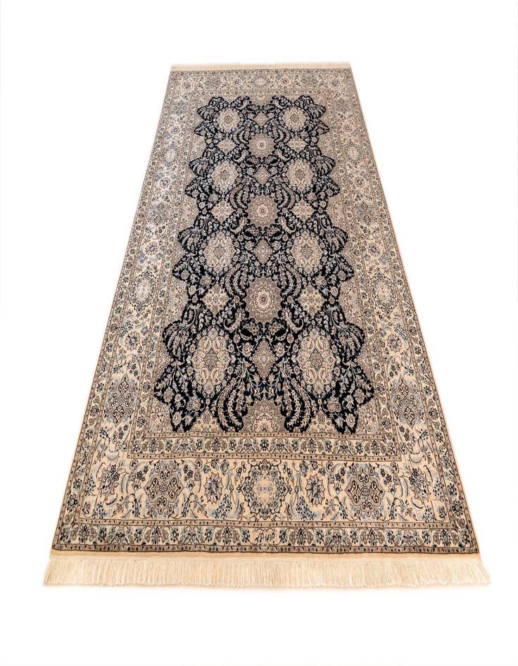 Detail image of 6' 11 x 10' 2 Nain Rug