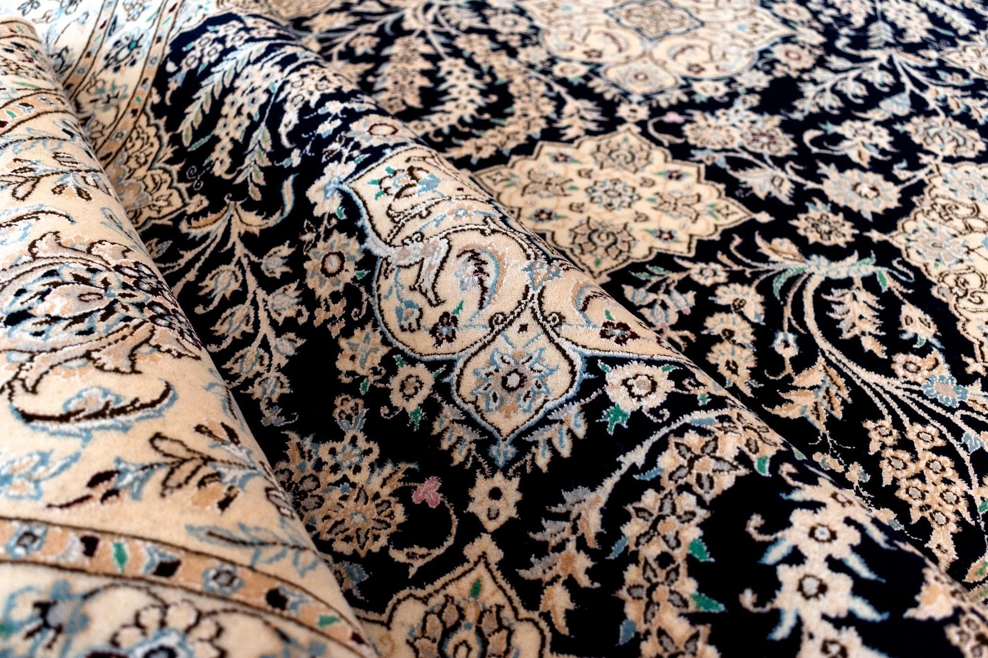 6' 11 x 10' 2 Nain Rug