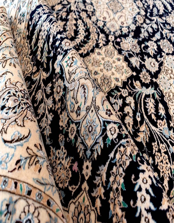 Detail image of 6' 11 x 10' 2 Nain Rug