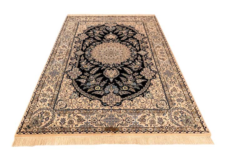 5' x 7' 10 Nain Rug