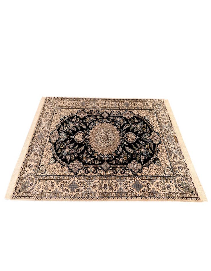 Detail image of 5' x 7' 10 Nain Rug