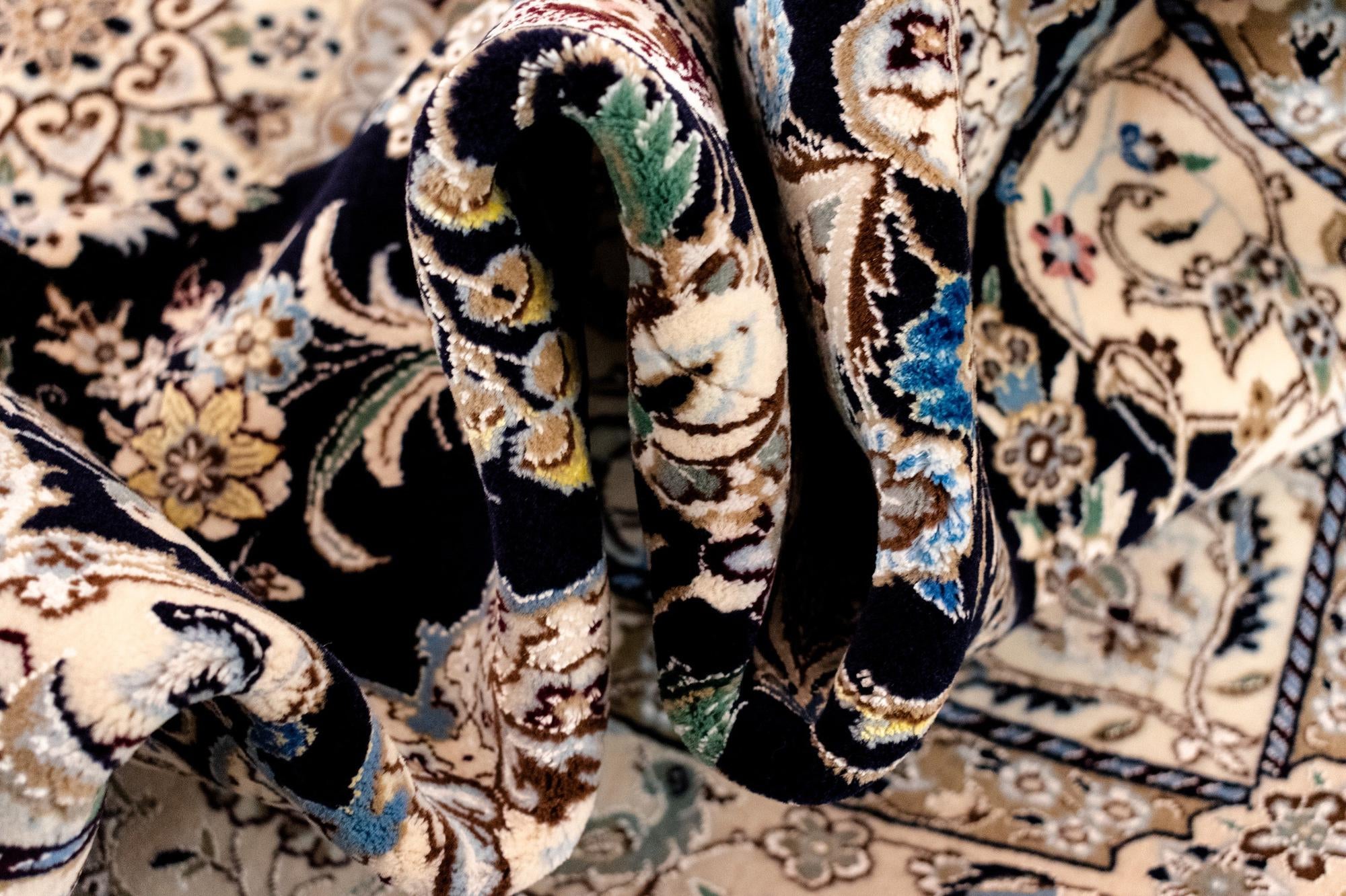 5' x 7' 10 Nain Rug