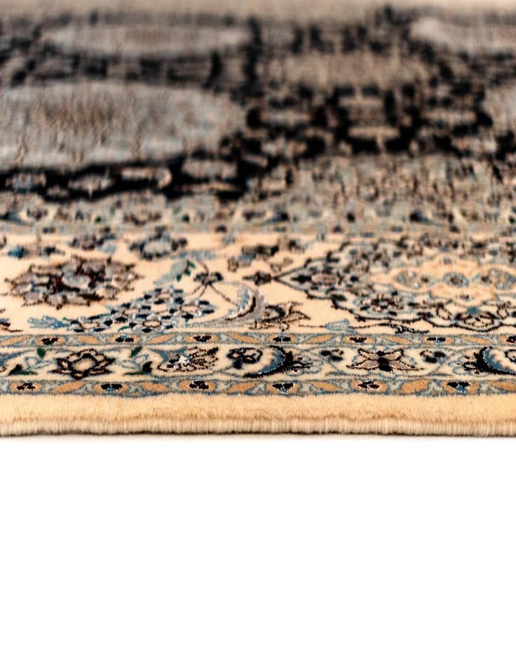 Detail image of 6' 11 x 10' 2 Nain Rug