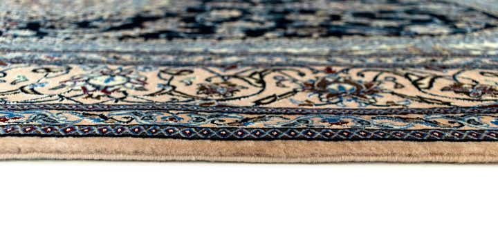4' x 7' 7 Nain Rug
