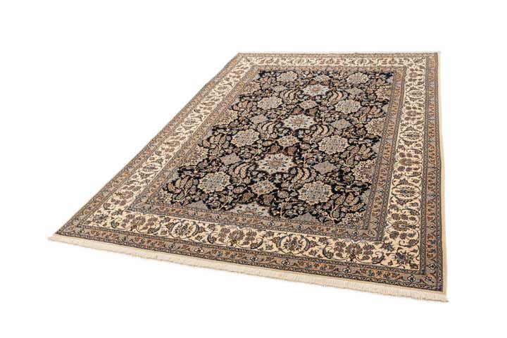 7' x 10' 3 Hand Knotted Nain Rug