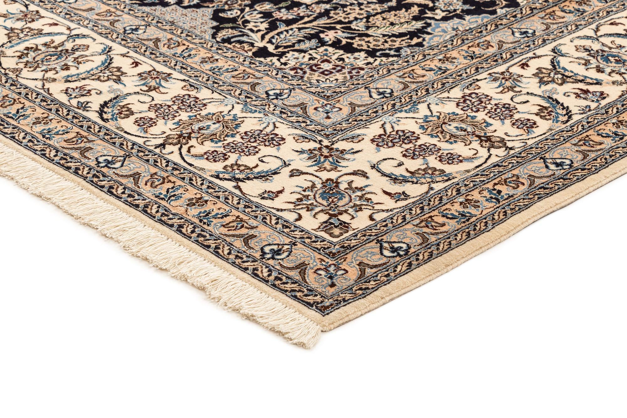 7' x 10' 3 Hand Knotted Nain Rug