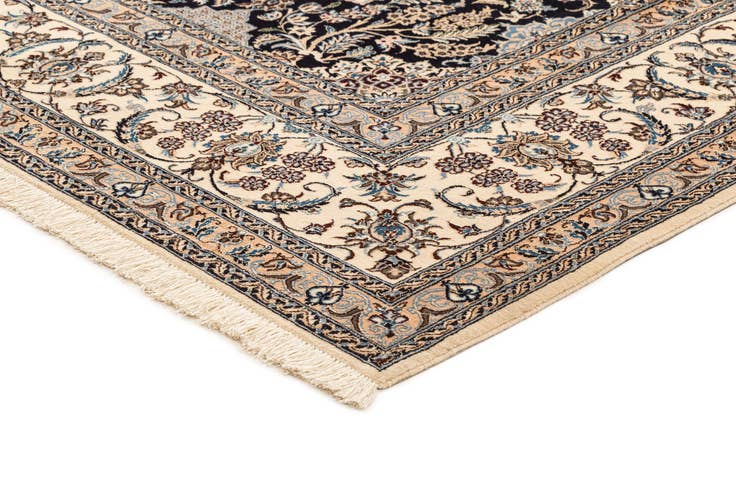 Detail image of 7' x 10' 3 Hand Knotted Nain Rug