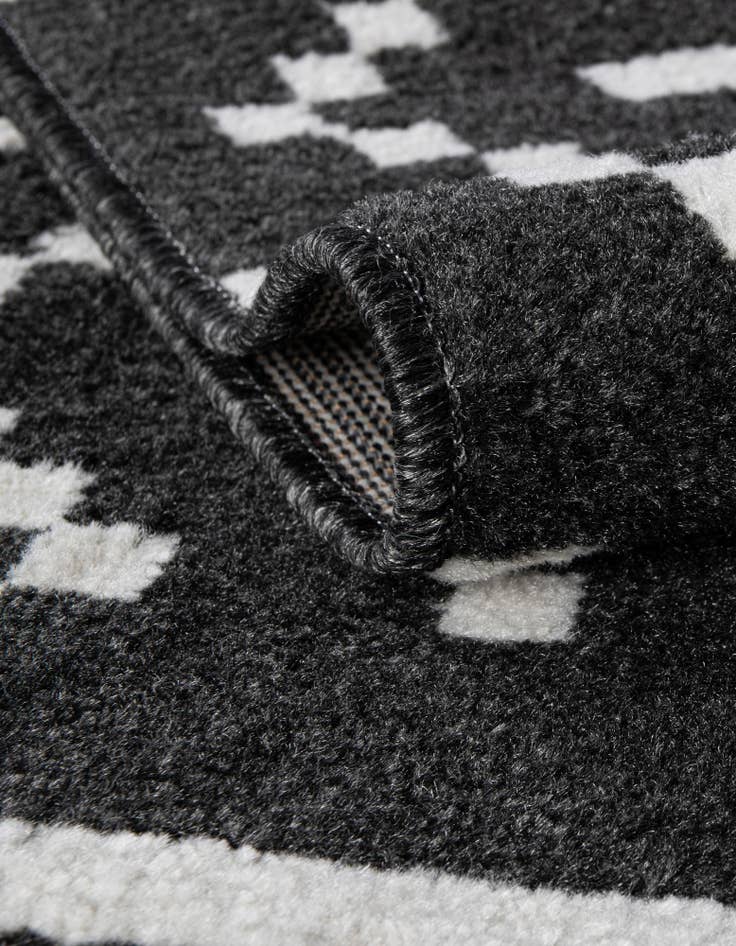 Detail image of 6' x 9' Oslo Rug
