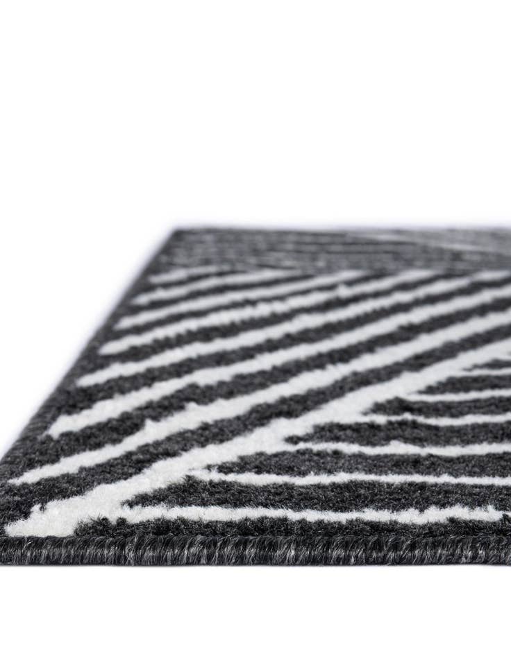 Detail image of 3' 3 x 5' 3 Oslo Rug