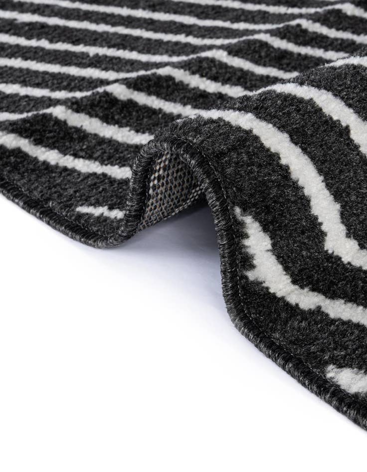 Detail image of 7' 10 x 11' Oslo Rug
