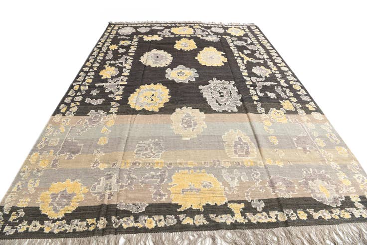 Detail image of 9' 3 x 13' 4 Hand Knotted Oushak Wool Rug