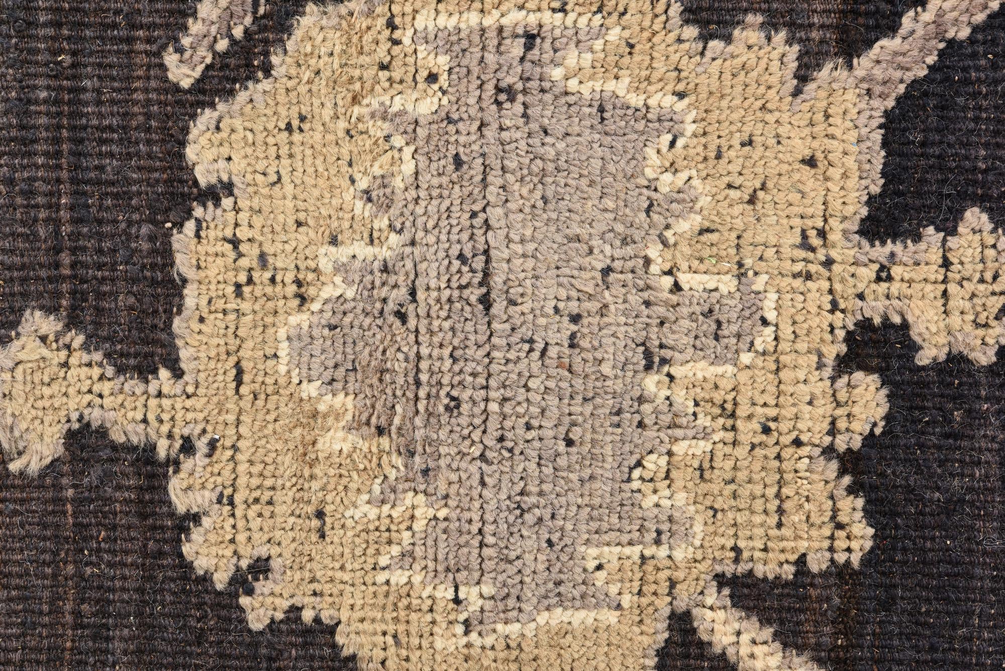 8' 1 x 9' Hand Knotted Oushak Wool Rug