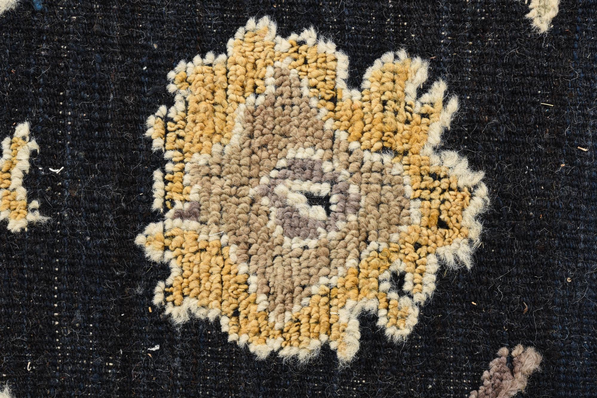 8' 1 x 10' 1 Hand Knotted Oushak Wool Rug