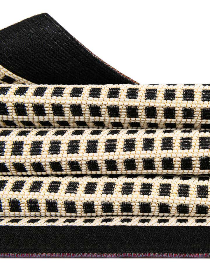 9' x 12' Easy-Clean Border Indoor / Outdoor Rug