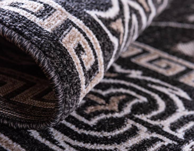 Detail image of 8' x 10' Easy-Clean Botanical Indoor / Outdoor Rug