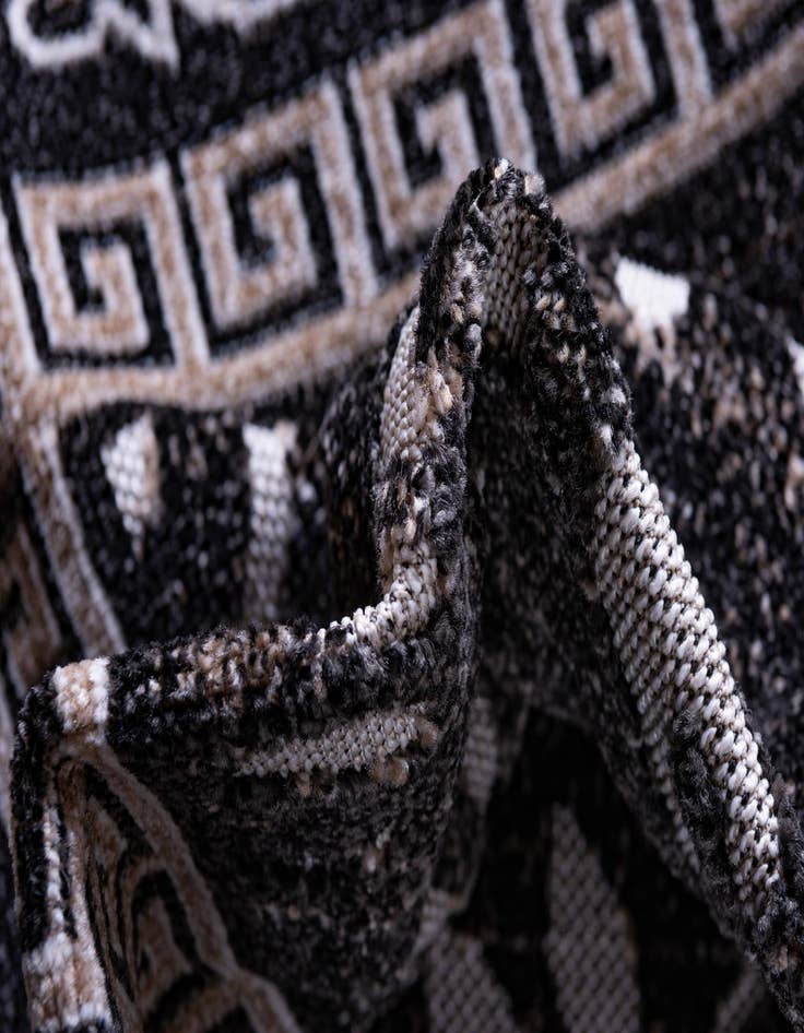 Detail image of 7' x 10'  Washable Botanical Indoor / Outdoor Rug