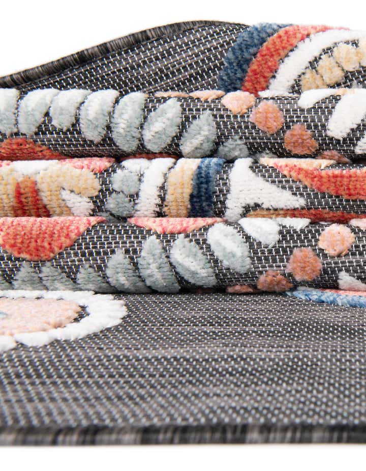 6' 4 x 9' Easy-Clean Botanical Indoor / Outdoor Rug