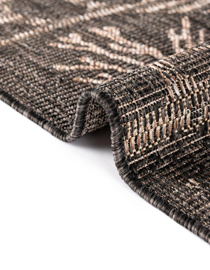 Detail image of 5' 3 x 7' Easy-Clean Coastal Indoor / Outdoor Rug