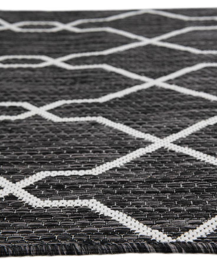 Detail image of 2' 3 x 3' Washable Lattice Indoor / Outdoor Rug