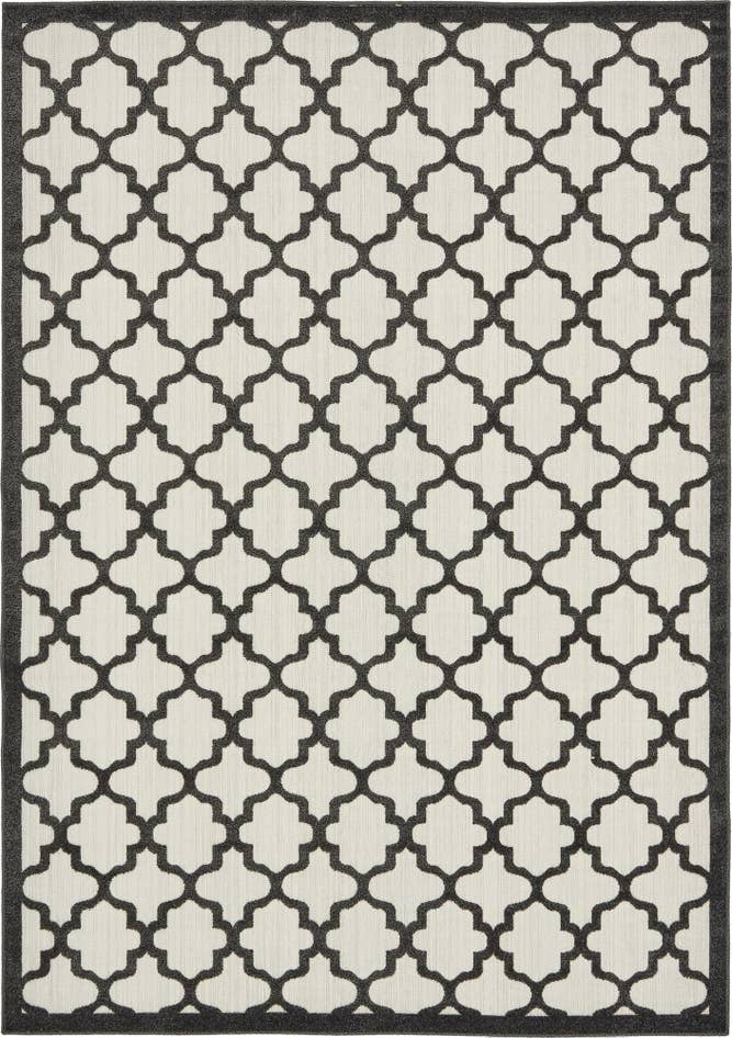 Detail image of 7' x 10' Easy-Clean Lattice Indoor / Outdoor Rug