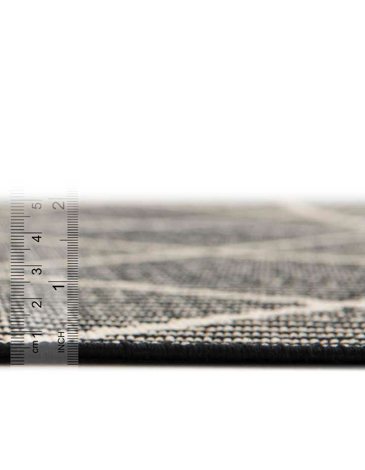4' x 6' Easy-Clean Lattice Indoor / Outdoor Rug
